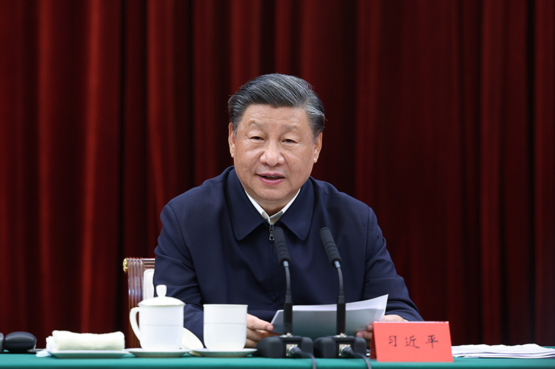 2023年10月12日下午，中共中央總書記、國家主席、中央軍委主席習近平在江西省南昌市主持召開進一步推動長江經(jīng)濟帶高質(zhì)量發(fā)展座談會并發(fā)表重要講話。新華社記者 鞠鵬 攝