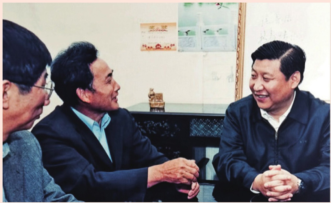 2003年4月24日，時(shí)任浙江省委書(shū)記習(xí)近平在浙江下姜村調(diào)研。
